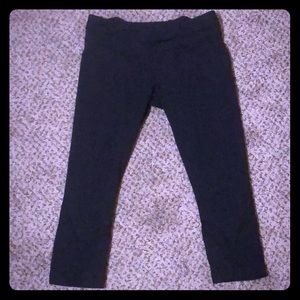 Black w/ mesh inlay lululemon crops
